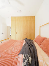 Load image into Gallery viewer, Hampton Merino Wool Blend Throw Rug - Dark Grey