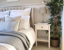 Load image into Gallery viewer, Hampton Merino Wool Blend Throw Rug Collection